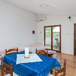 Sinisa Apartament