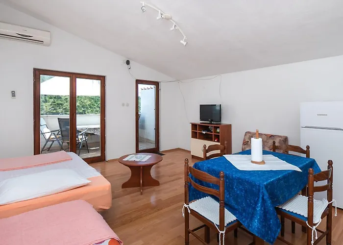 Sinisa Апартаменты Рогозница