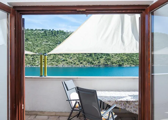 Sinisa Апартаменты Рогозница